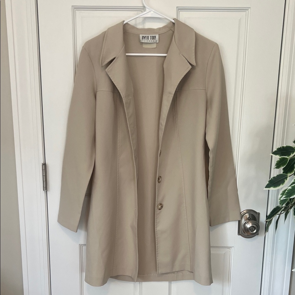 Buyer Too! Women's Classic Tan Trench Coat Size Small